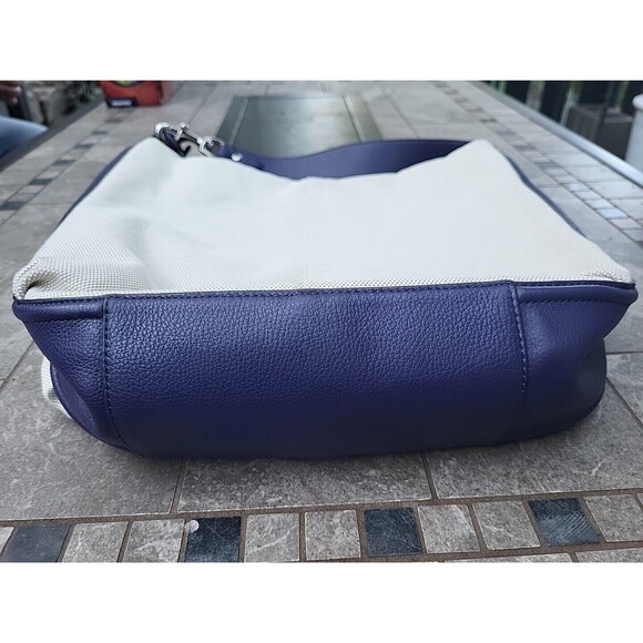 Authentic Coach Avery Natural Canvas & Indigo Leather Shoulder Bag, Hobo F28911 - Picture 4 of 14